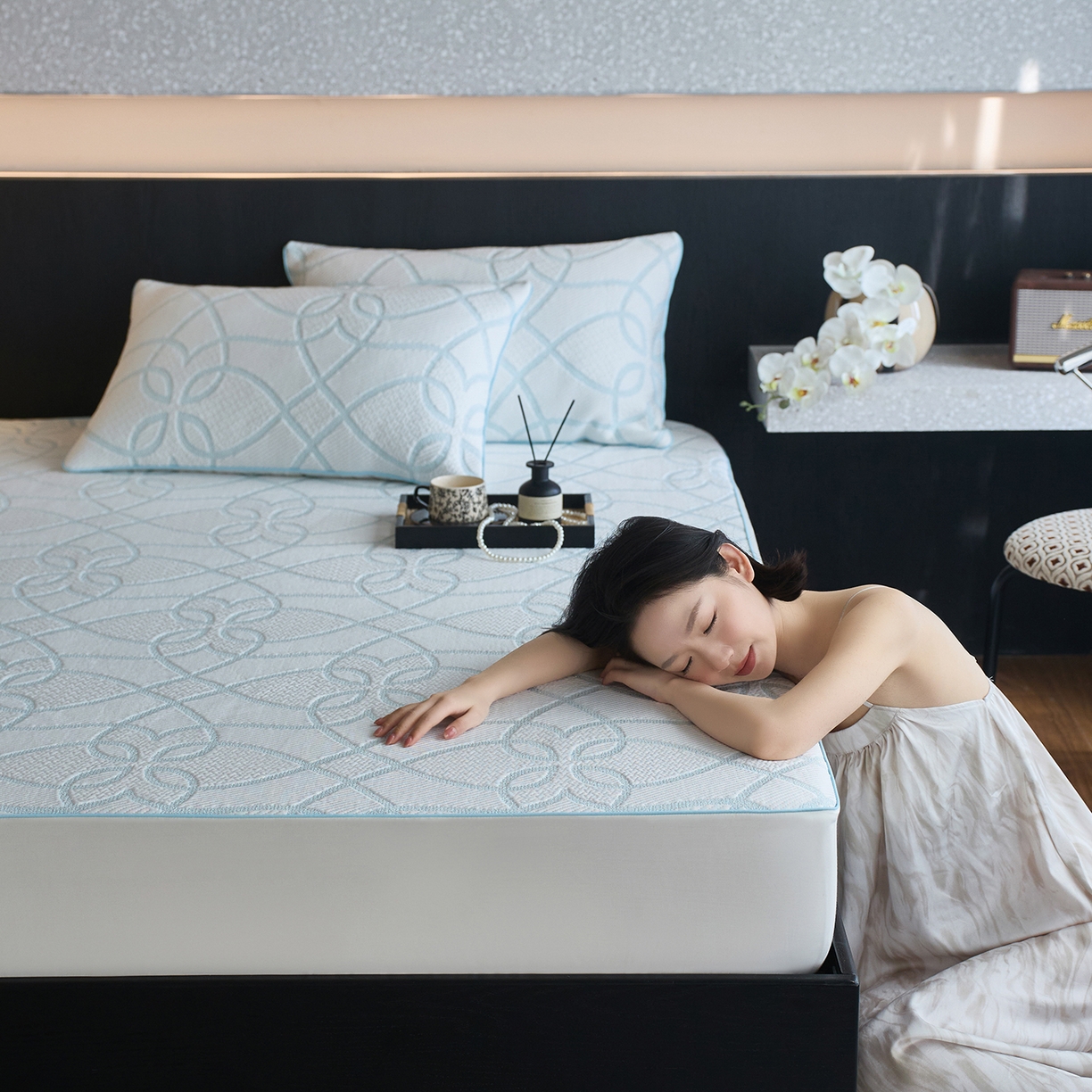 91家纺网 家纺一手货源 找家纺 安莱生活 2026新品A类“冰糕”高分子PE550D床笠款（含银丝款）三件套凉席第二批 清涟-银丝