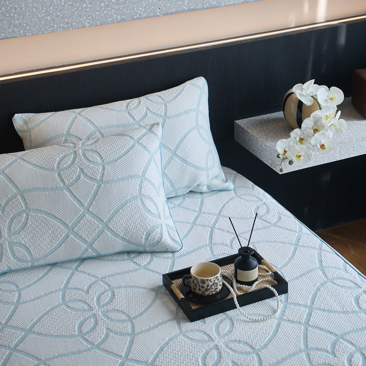 91家纺网 家纺一手货源 找家纺 安莱生活 2026新品A类“冰糕”高分子PE550D床笠款（含银丝款）三件套凉席第二批 清涟-银丝