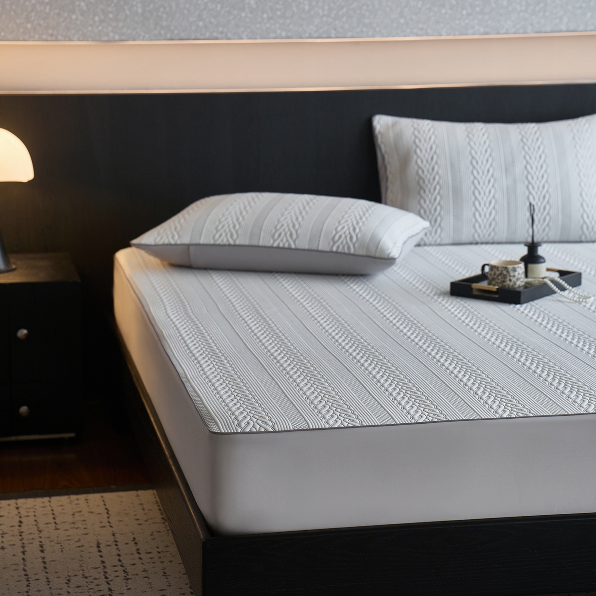 91家纺网 家纺一手货源 找家纺 安莱生活 2026新品A类“冰糕”高分子PE550D床笠款（含银丝款）三件套凉席第二批 素织-雾灰