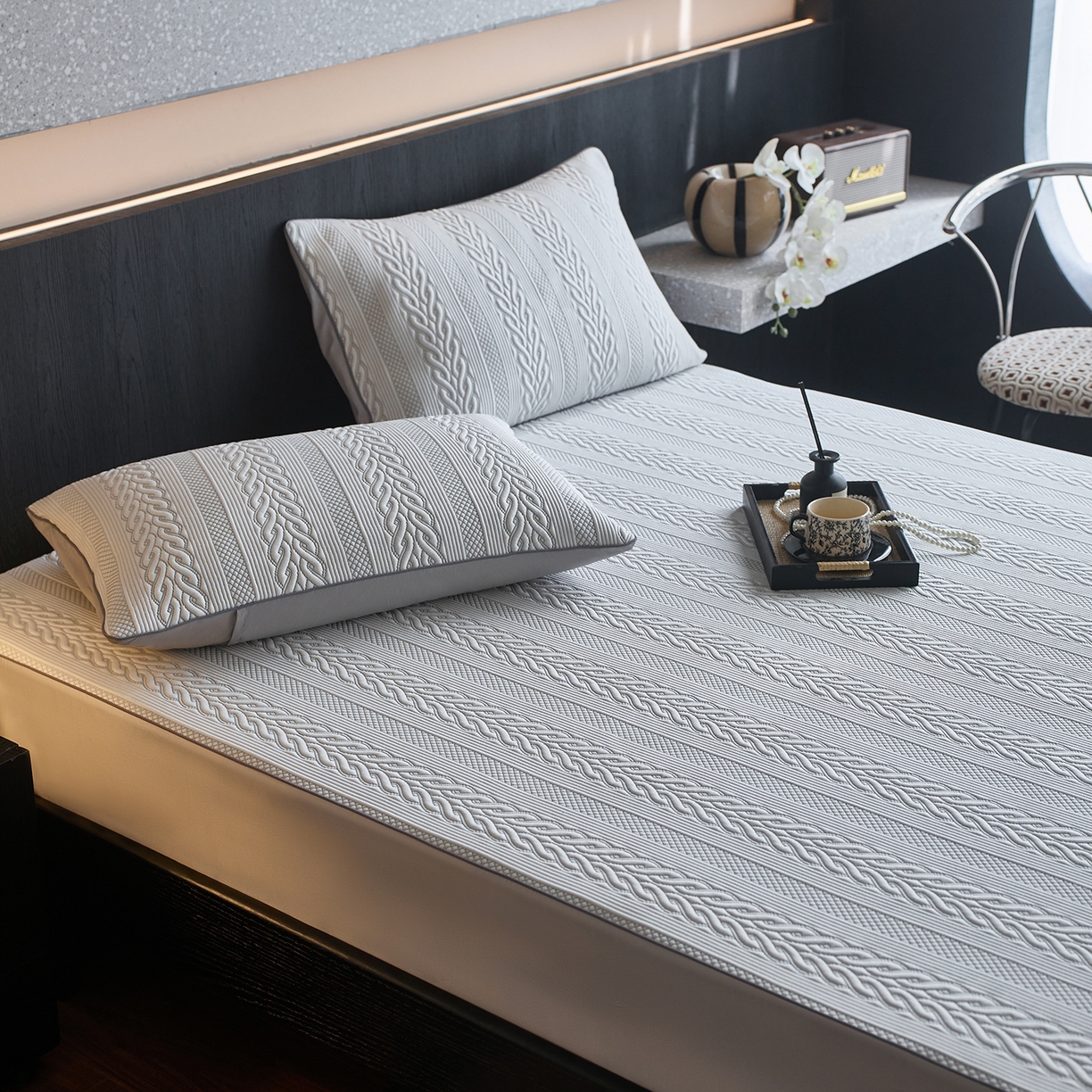 91家纺网 家纺一手货源 找家纺 安莱生活 2026新品A类“冰糕”高分子PE550D床笠款（含银丝款）三件套凉席第二批 素织-雾灰