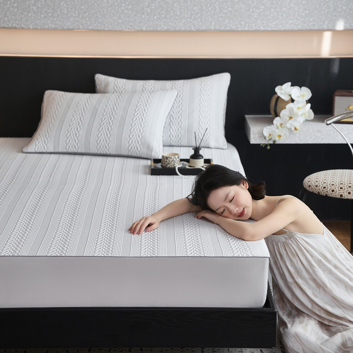 91家纺网 家纺一手货源 找家纺 安莱生活 2026新品A类“冰糕”高分子PE550D床笠款（含银丝款）三件套凉席第二批 素织-雾灰