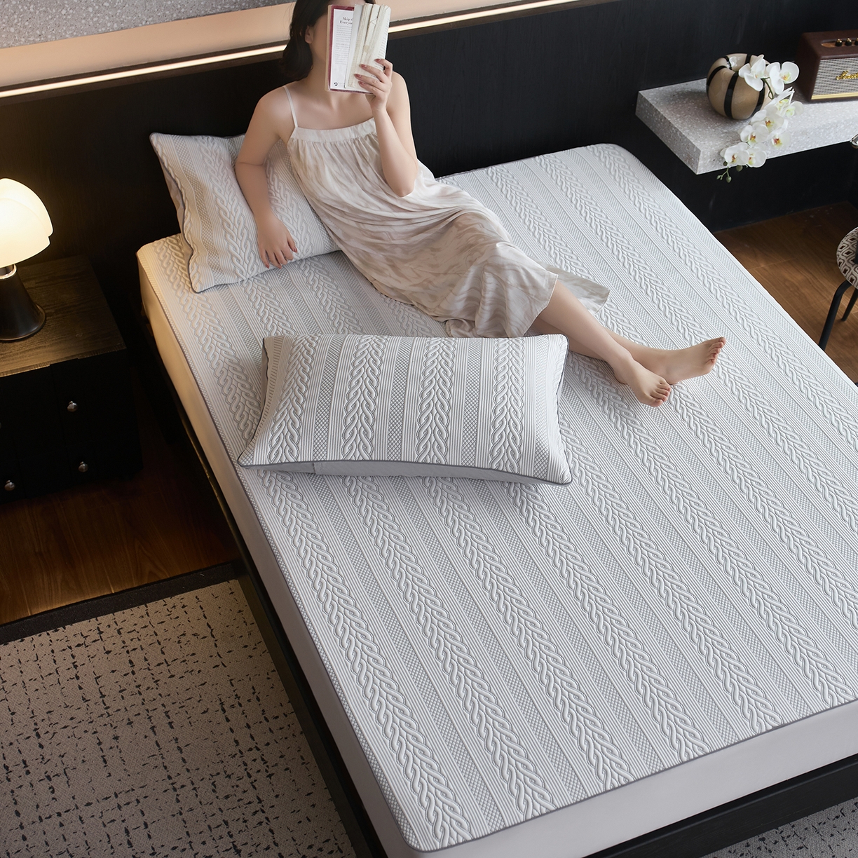 91家纺网 家纺一手货源 找家纺 安莱生活 2026新品A类“冰糕”高分子PE550D床笠款（含银丝款）三件套凉席第二批 素织-雾灰