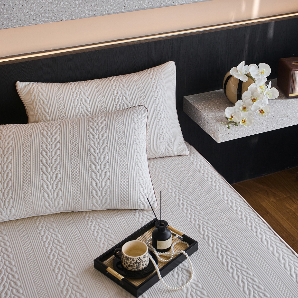 91家纺网 家纺一手货源 找家纺 安莱生活 2026新品A类“冰糕”高分子PE550D床笠款（含银丝款）三件套凉席第二批 素织-香槟