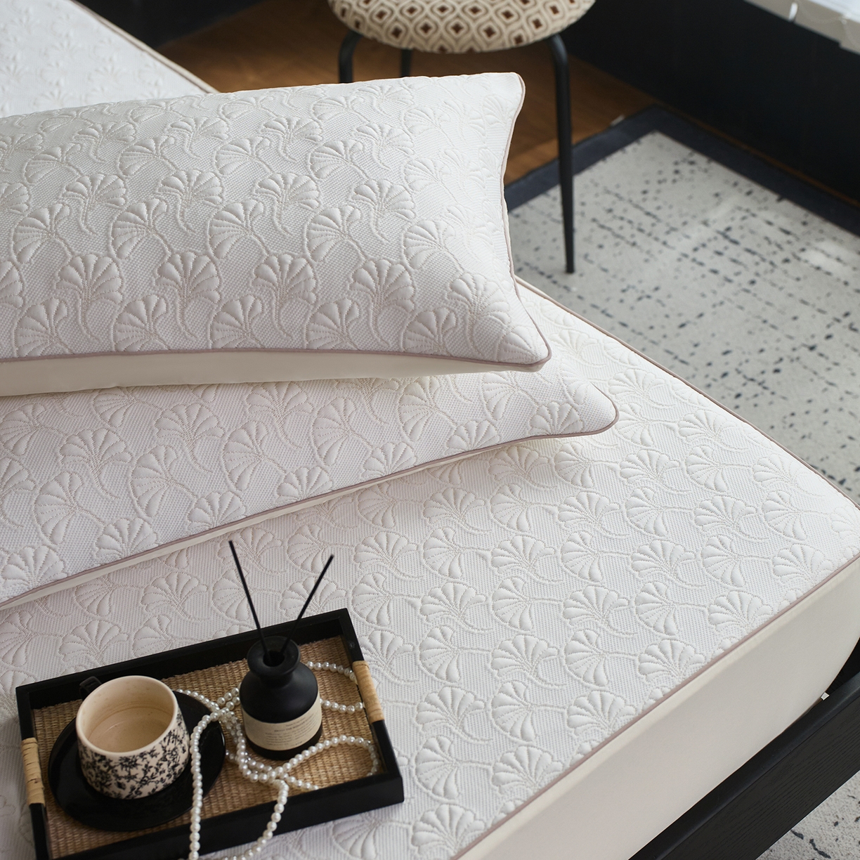 91家纺网 家纺一手货源 找家纺 安莱生活 2026新品A类“冰糕”高分子PE550D床笠款（含银丝款）三件套凉席第二批 杏叶