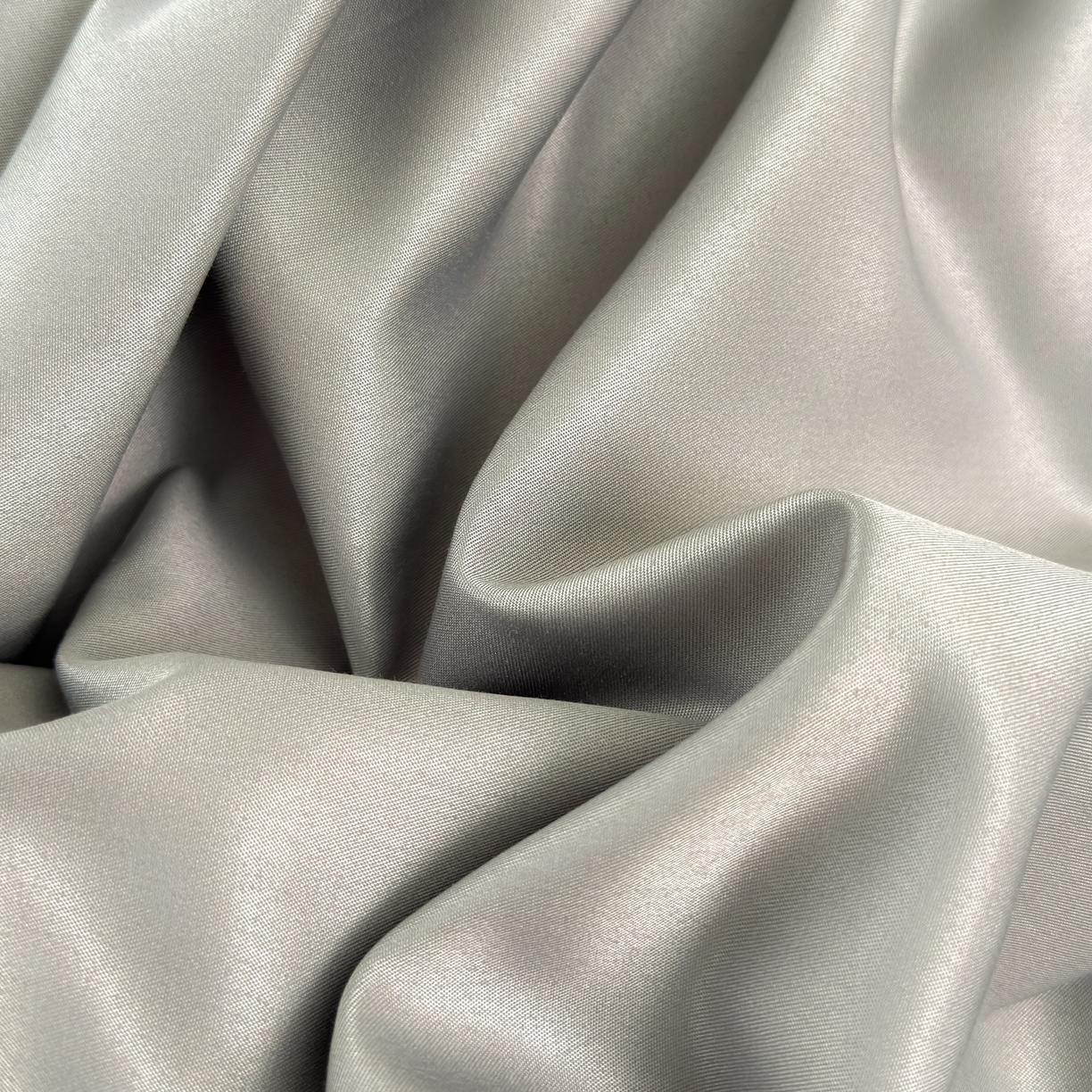 91家纺网 家纺一手货源 找家纺 色鬼布艺高端家居主号 2026新款水洗冰丝刺绣逐梦花园四件套 逐梦花园-高级灰