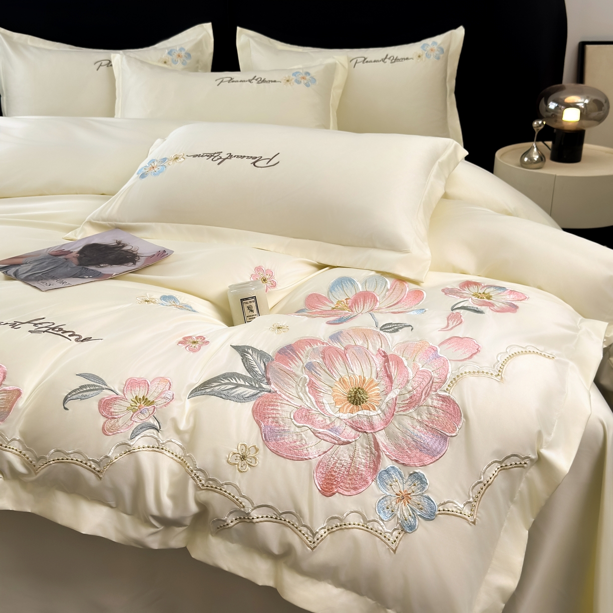 91家纺网 家纺一手货源 找家纺 色鬼布艺高端家居主号 2026新款水洗冰丝刺绣逐梦花园四件套 逐梦花园-纯洁白