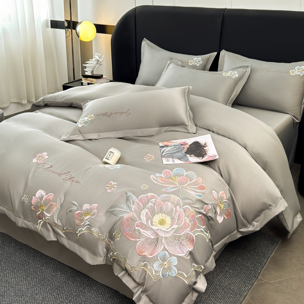 91家纺网 家纺一手货源 找家纺 色鬼布艺高端家居主号 2026新款水洗冰丝刺绣逐梦花园四件套 逐梦花园-高级灰