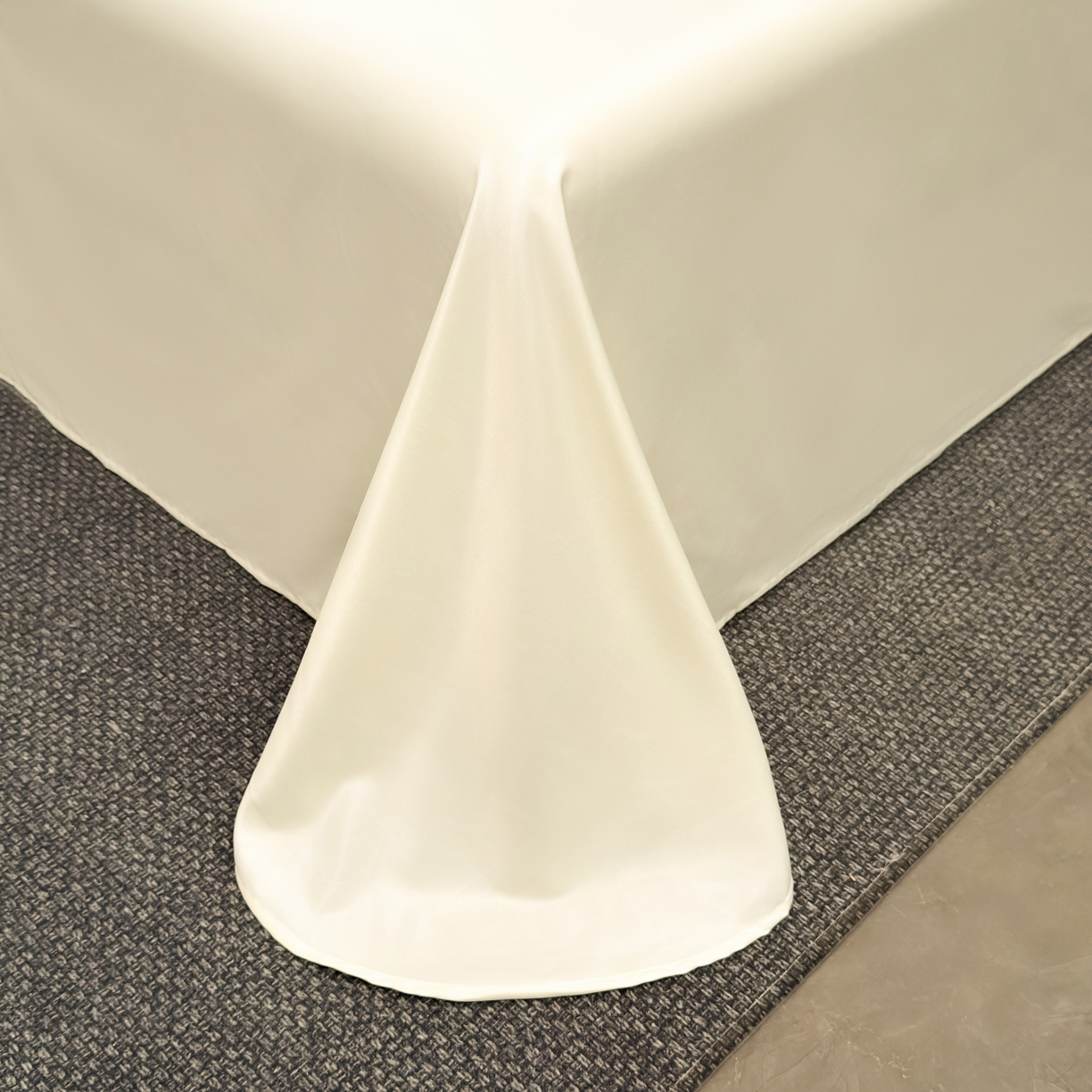 91家纺网 家纺一手货源 找家纺 色鬼布艺高端家居主号 2026新款水洗冰丝刺绣逐梦花园四件套 逐梦花园-纯洁白