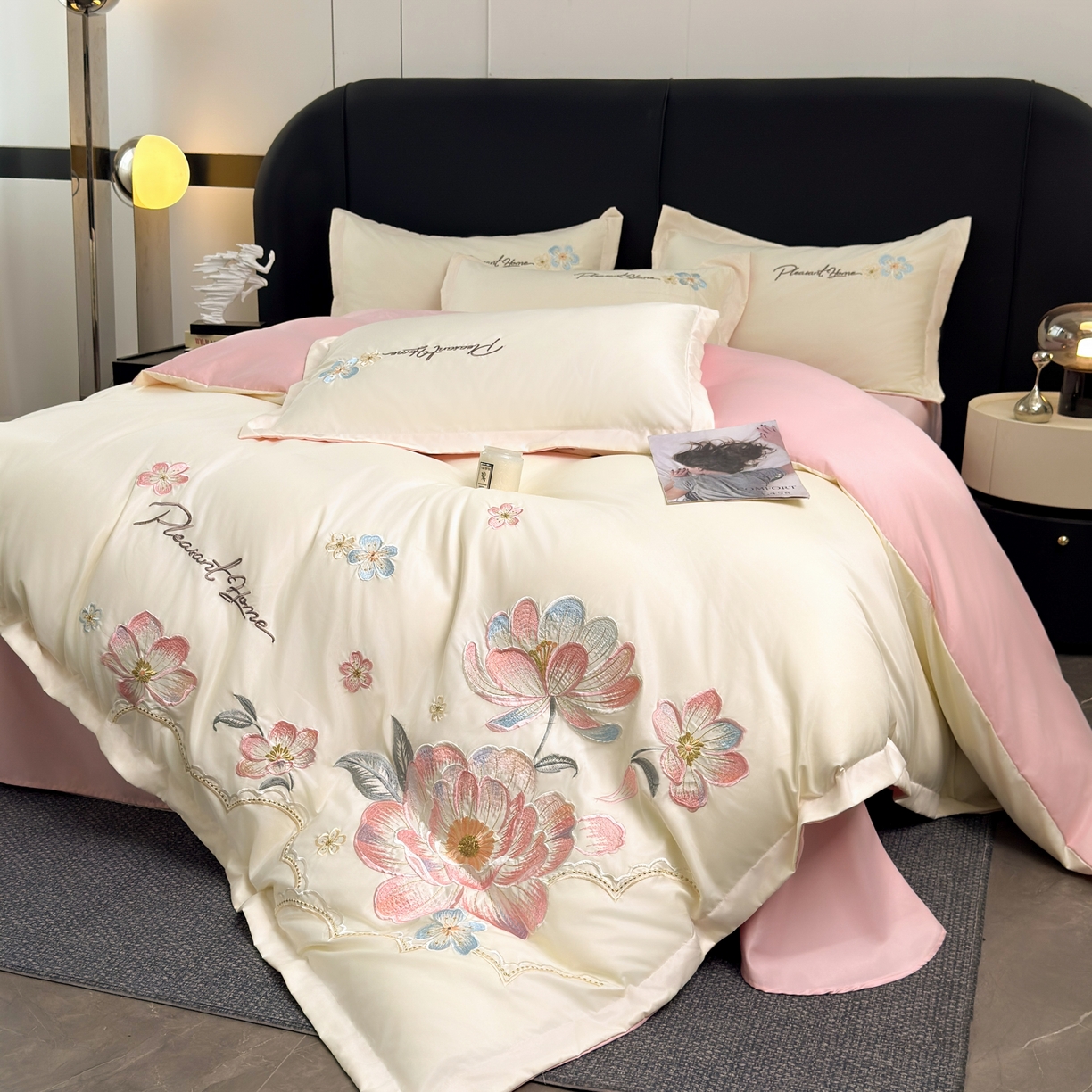 91家纺网 家纺一手货源 找家纺 色鬼布艺高端家居主号 2026新款水洗冰丝刺绣逐梦花园四件套 逐梦花园-白桃