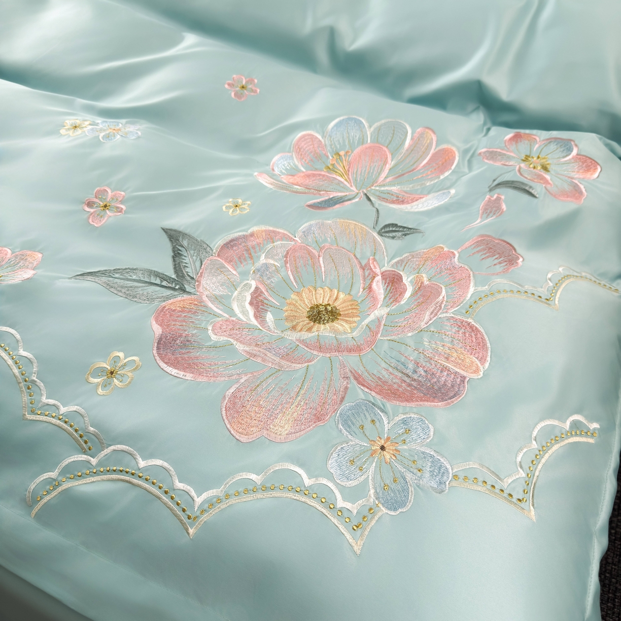 91家纺网 家纺一手货源 找家纺 色鬼布艺高端家居主号 2026新款水洗冰丝刺绣逐梦花园四件套 逐梦花园-梵星兰