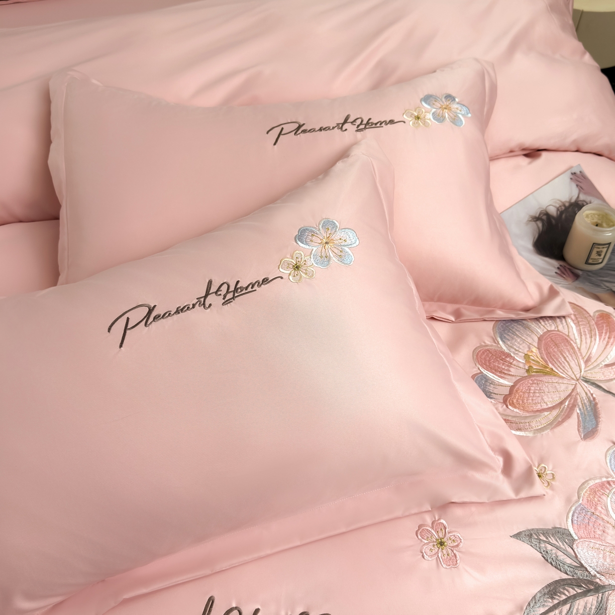 91家纺网 家纺一手货源 找家纺 色鬼布艺高端家居主号 2026新款水洗冰丝刺绣逐梦花园四件套 逐梦花园-温柔粉