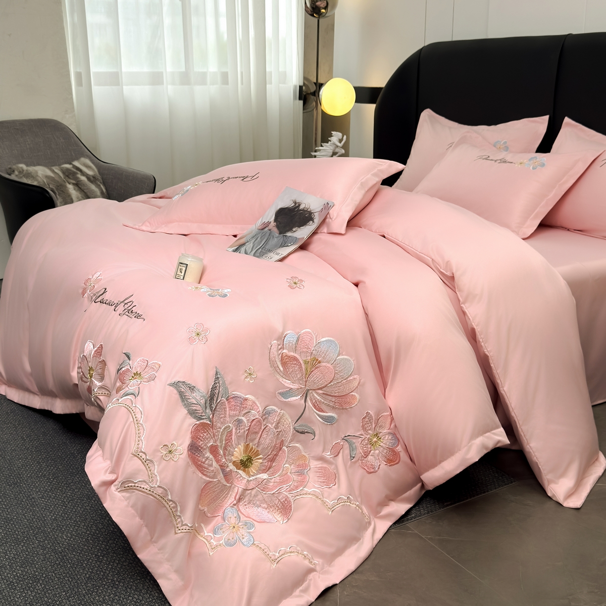 91家纺网 家纺一手货源 找家纺 色鬼布艺高端家居主号 2026新款水洗冰丝刺绣逐梦花园四件套 逐梦花园-温柔粉