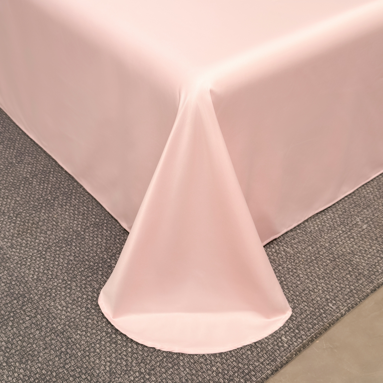 91家纺网 家纺一手货源 找家纺 色鬼布艺高端家居主号 2026新款水洗冰丝刺绣逐梦花园四件套 逐梦花园-温柔粉