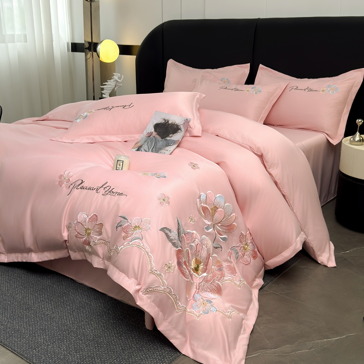 91家纺网 家纺一手货源 找家纺 色鬼布艺高端家居主号 2026新款水洗冰丝刺绣逐梦花园四件套 逐梦花园-温柔粉