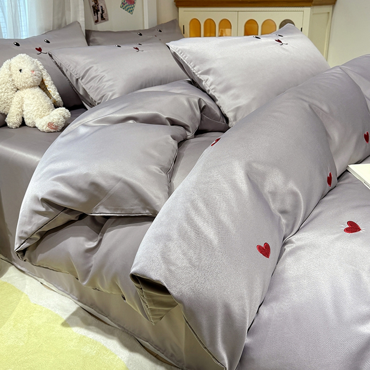 91家纺网 家纺一手货源 找家纺 （总）色鬼布艺高端家居主号 2026春夏新款小清新元气刺绣水洗真丝四件套