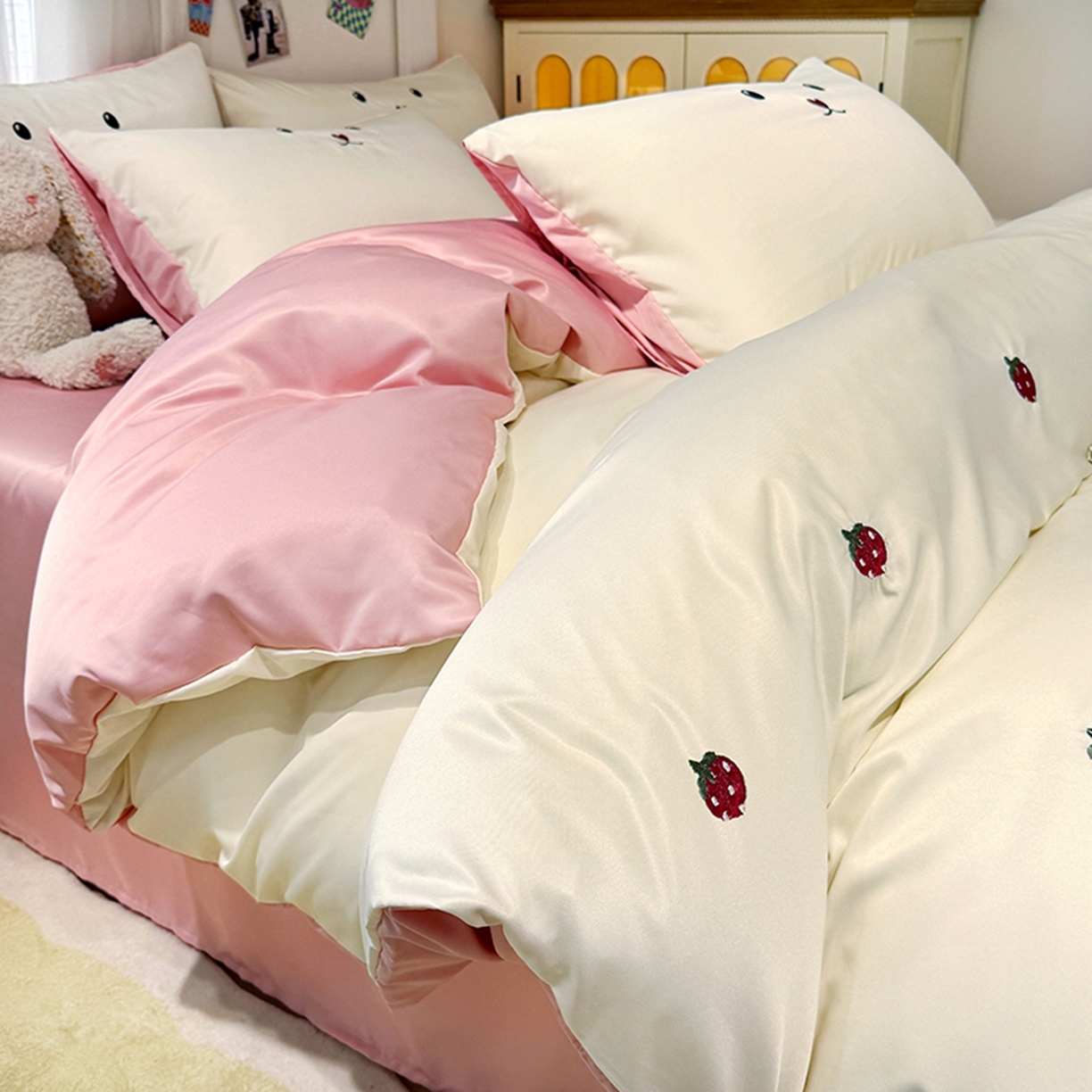 91家纺网 家纺一手货源 找家纺 （总）色鬼布艺高端家居主号 2026春夏新款小清新元气刺绣水洗真丝四件套