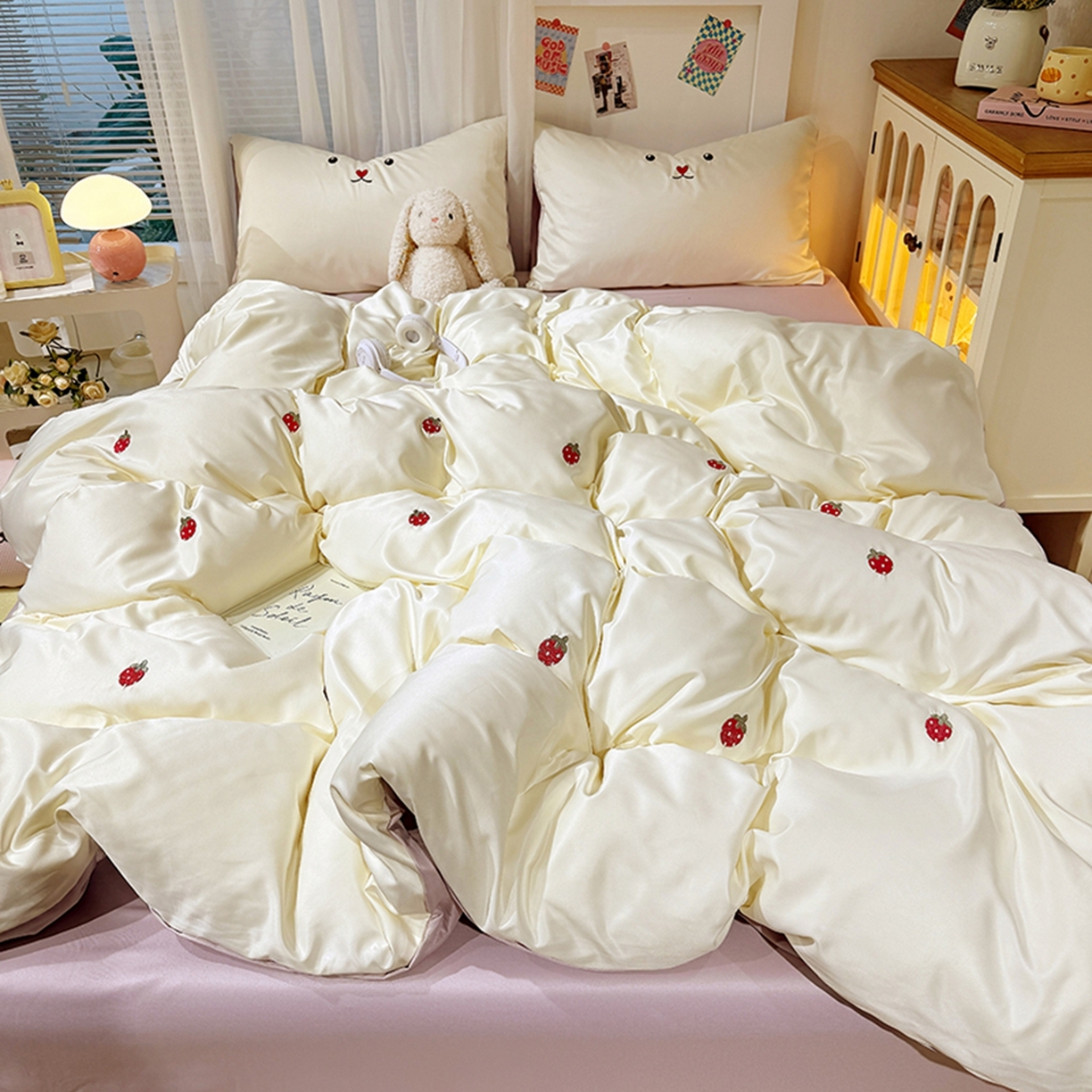 91家纺网 家纺一手货源 找家纺 色鬼布艺高端家居主号 2026春夏新款小清新元气刺绣水洗真丝四件套 爱心-白紫