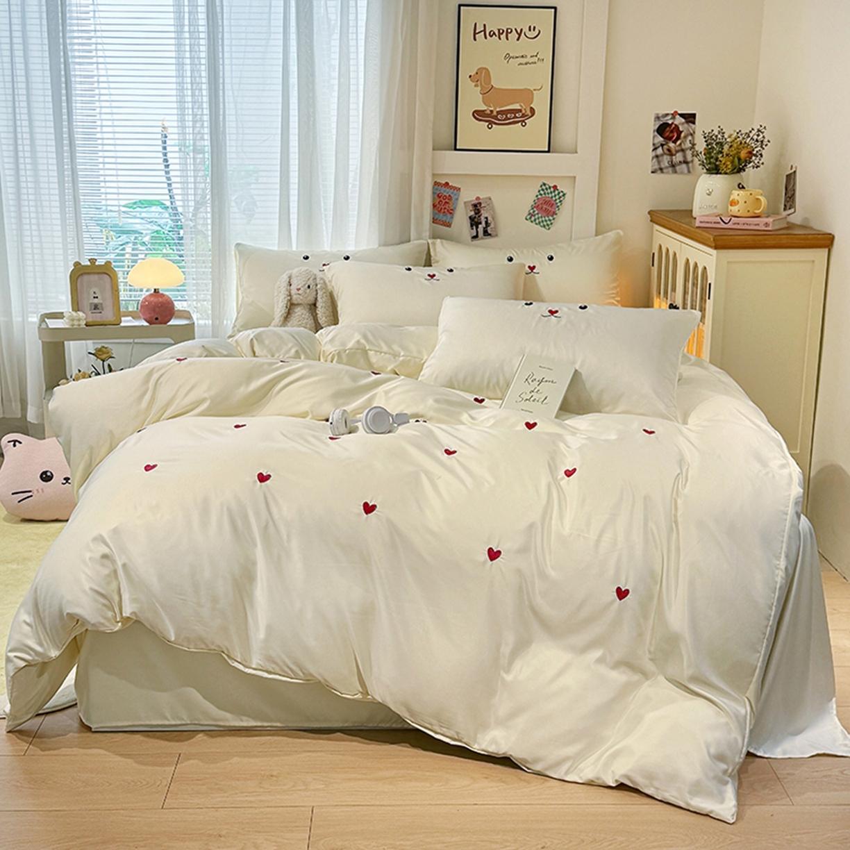 91家纺网 家纺一手货源 找家纺 色鬼布艺高端家居主号 2026春夏新款小清新元气刺绣水洗真丝四件套 爱心-奶白