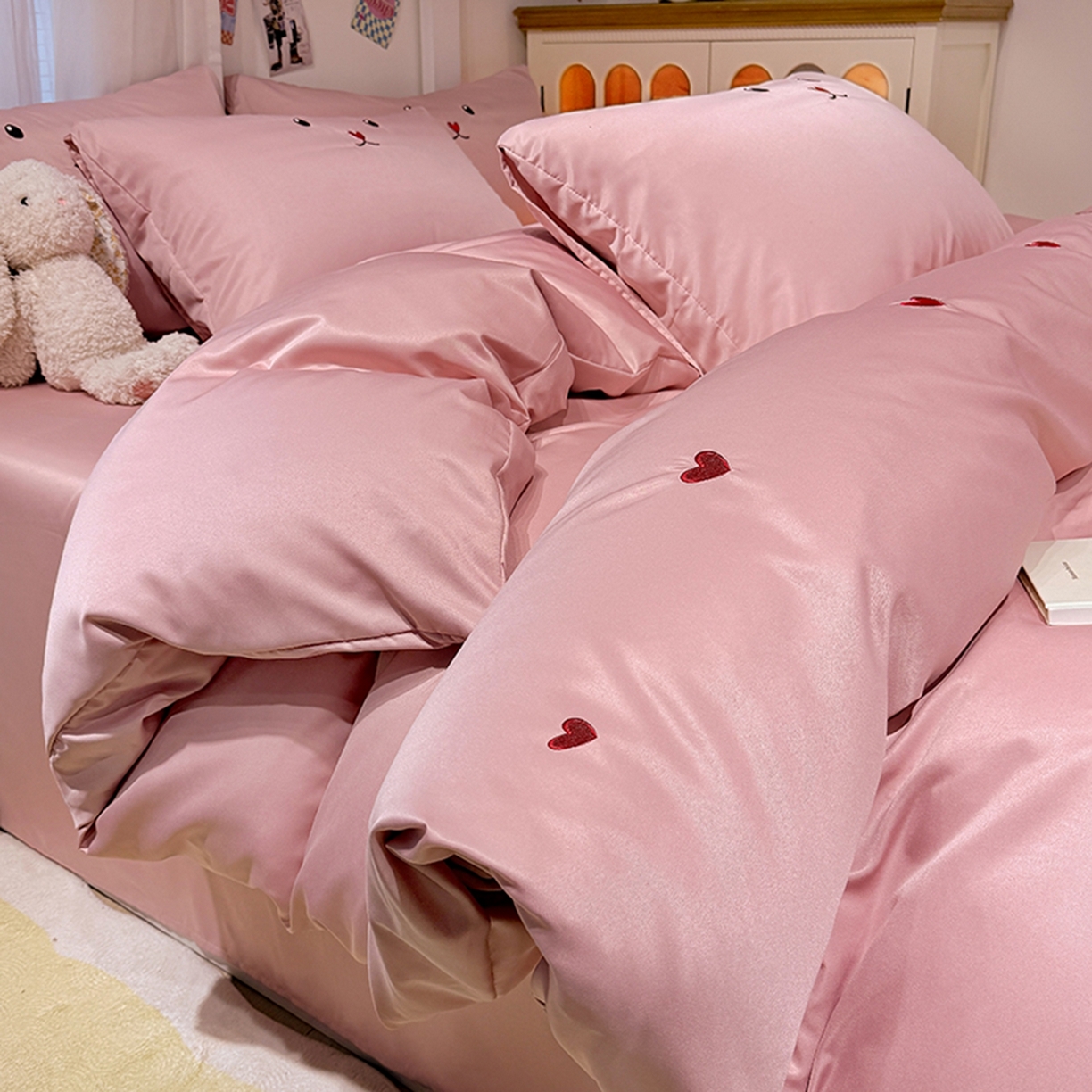 色鬼布艺高端家居主号 2026春夏新款小清新元气刺绣水洗真丝四件套 爱心-豆沙