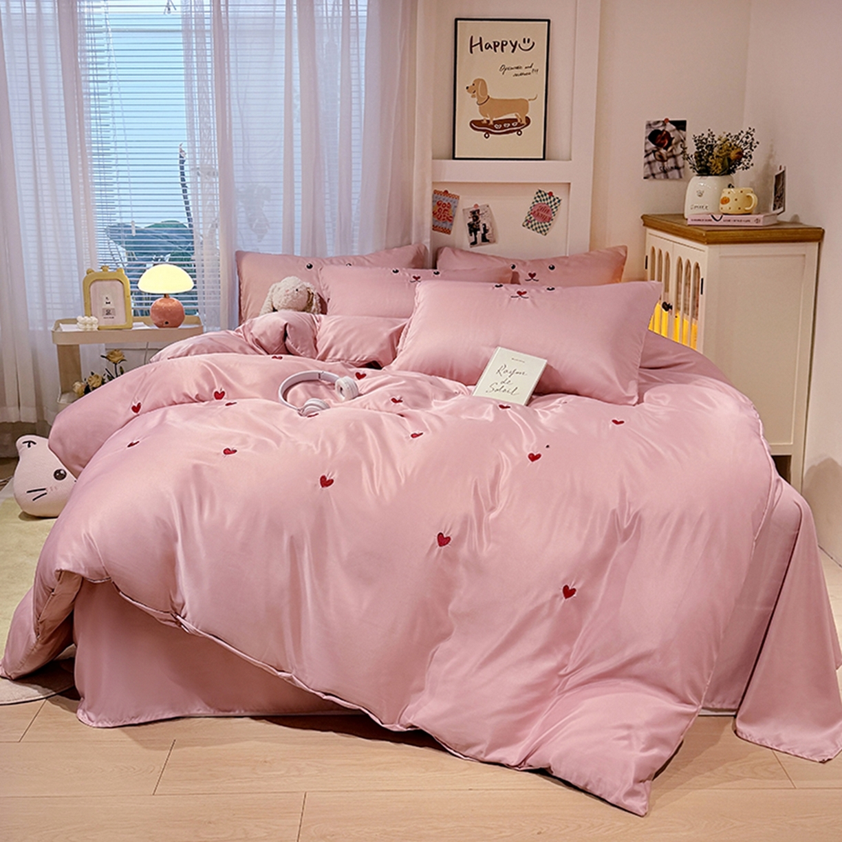 91家纺网 家纺一手货源 找家纺 色鬼布艺高端家居主号 2026春夏新款小清新元气刺绣水洗真丝四件套 爱心-豆沙