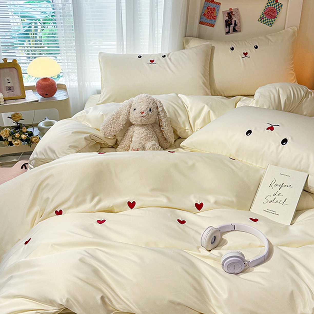 91家纺网 家纺一手货源 找家纺 色鬼布艺高端家居主号 2026春夏新款小清新元气刺绣水洗真丝四件套 爱心-奶白