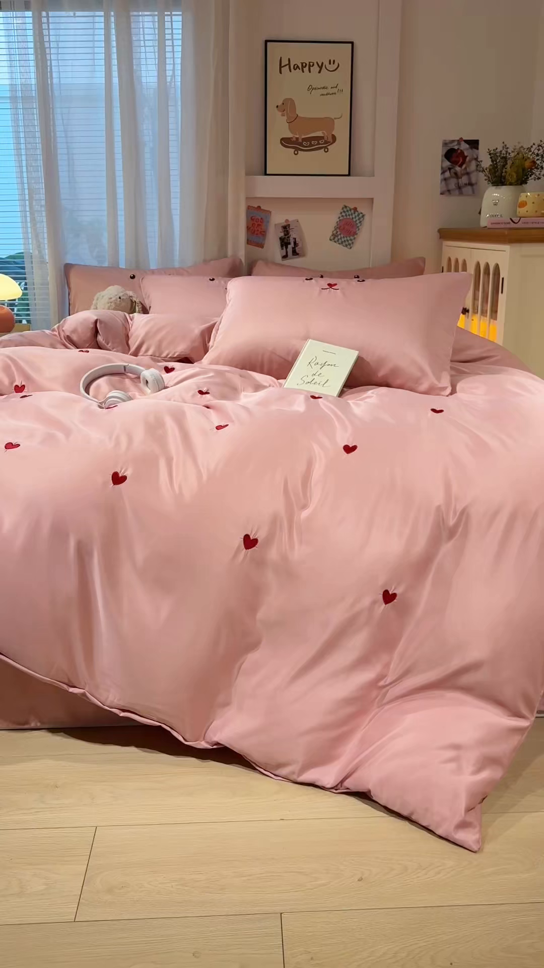 91家纺网 家纺一手货源 找家纺 色鬼布艺高端家居主号 2026春夏新款小清新元气刺绣水洗真丝四件套 爱心-豆沙