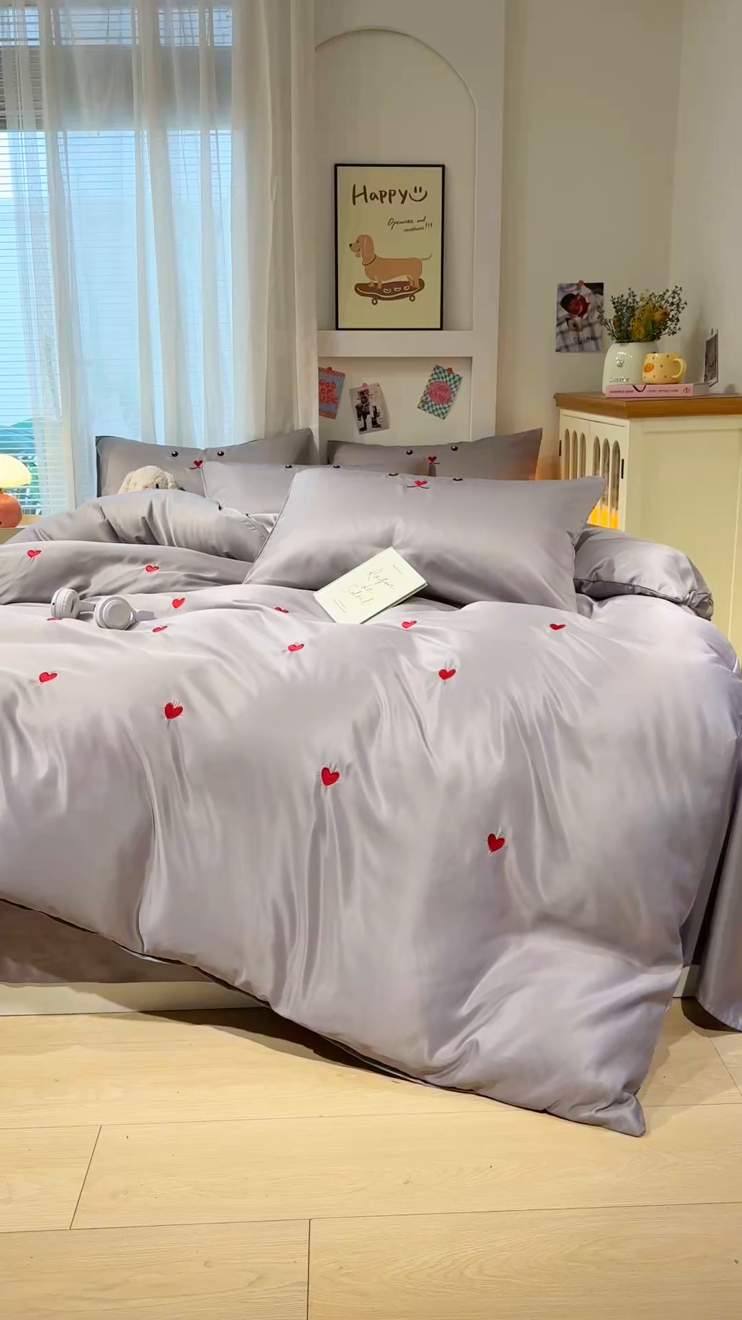 91家纺网 家纺一手货源 找家纺 色鬼布艺高端家居主号 2026春夏新款小清新元气刺绣水洗真丝四件套 爱心-灰