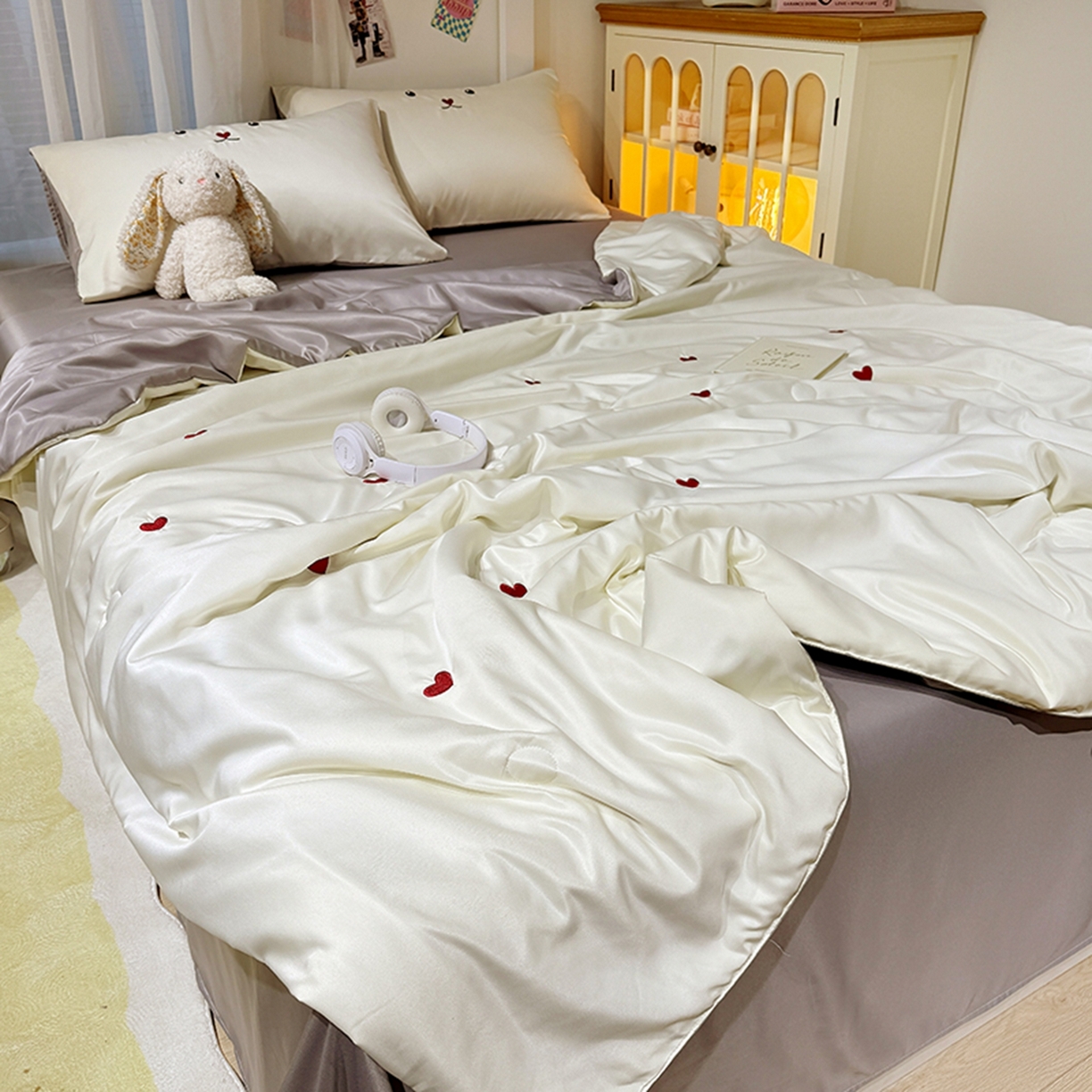 91家纺网 家纺一手货源 找家纺 （总）色鬼布艺高端家居主号 2026春夏新款小清新元气刺绣水洗真丝夏被夏凉被空调被