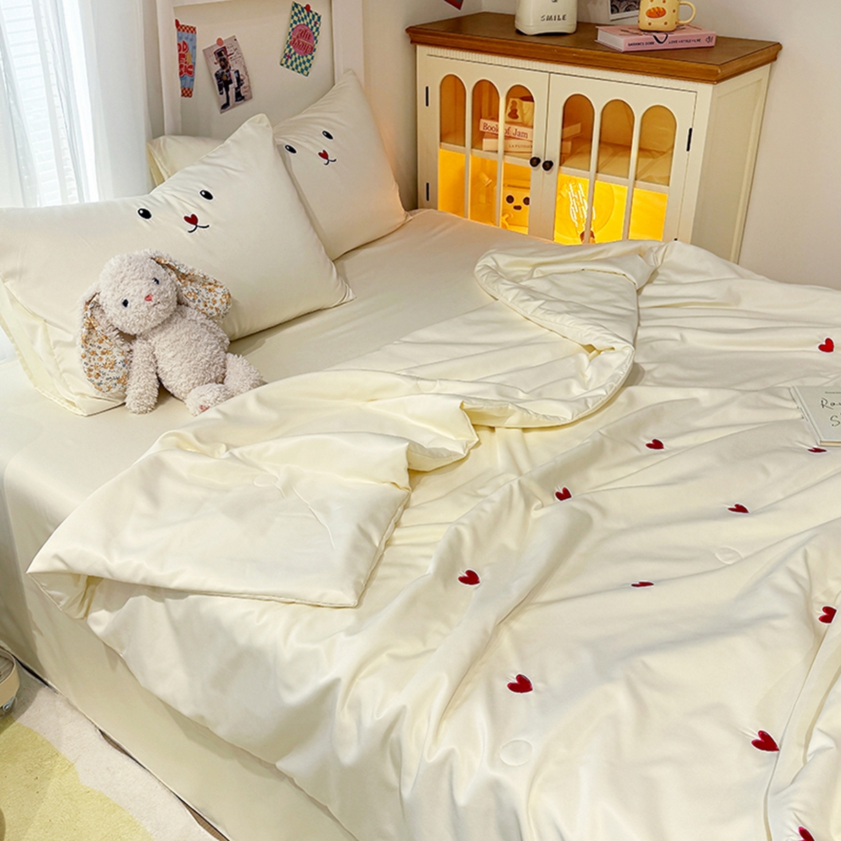 91家纺网 家纺一手货源 找家纺 色鬼布艺高端家居主号 2026春夏新款小清新元气刺绣水洗真丝夏被夏凉被空调被 爱心-奶白