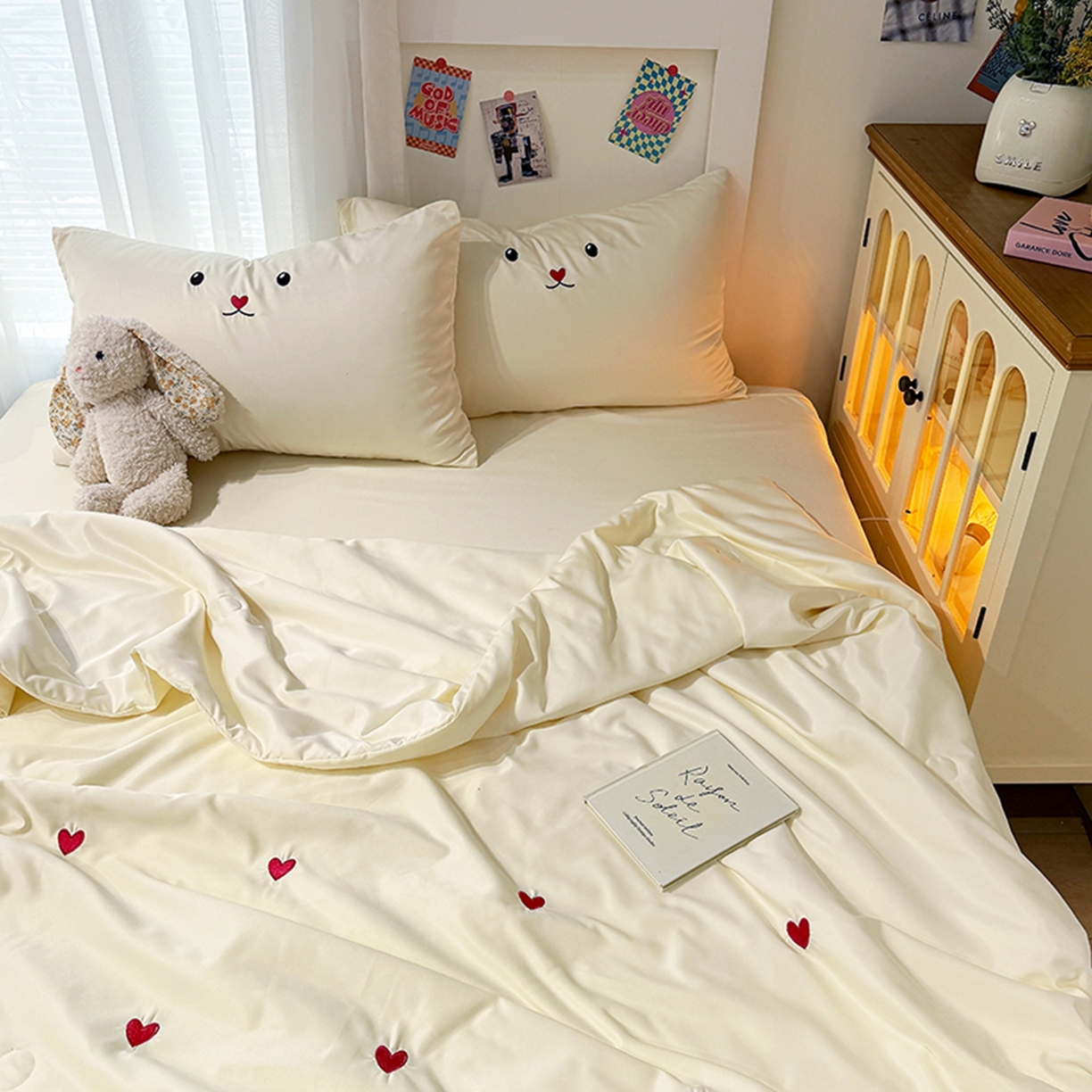 91家纺网 家纺一手货源 找家纺 色鬼布艺高端家居主号 2026春夏新款小清新元气刺绣水洗真丝夏被夏凉被空调被 爱心-奶白