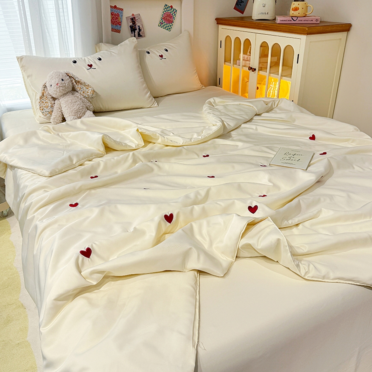 91家纺网 家纺一手货源 找家纺 色鬼布艺高端家居主号 2026春夏新款小清新元气刺绣水洗真丝夏被夏凉被空调被 爱心-奶白