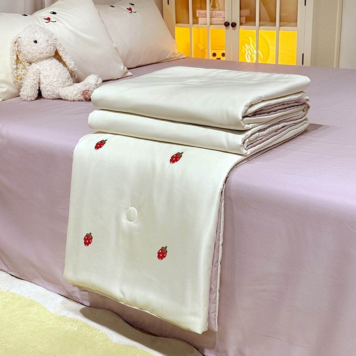 91家纺网 家纺一手货源 找家纺 色鬼布艺高端家居主号 2026春夏新款小清新元气刺绣水洗真丝夏被夏凉被空调被 爱心-白紫