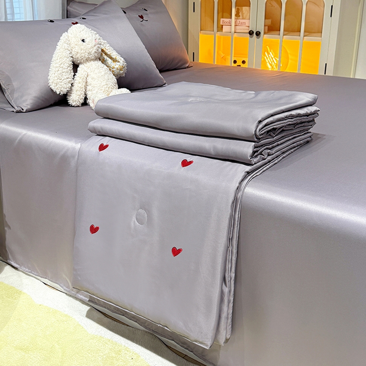 色鬼布艺高端家居主号 2026春夏新款小清新元气刺绣水洗真丝夏被夏凉被空调被 爱心-灰