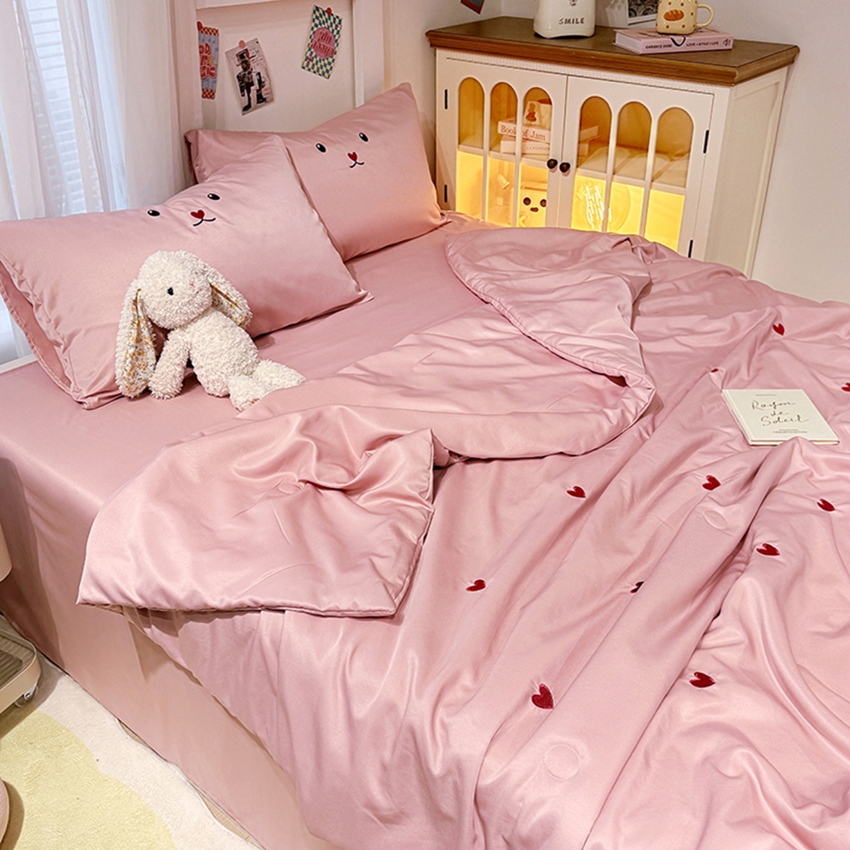 91家纺网 家纺一手货源 找家纺 色鬼布艺高端家居主号 2026春夏新款小清新元气刺绣水洗真丝夏被夏凉被空调被 爱心-豆沙