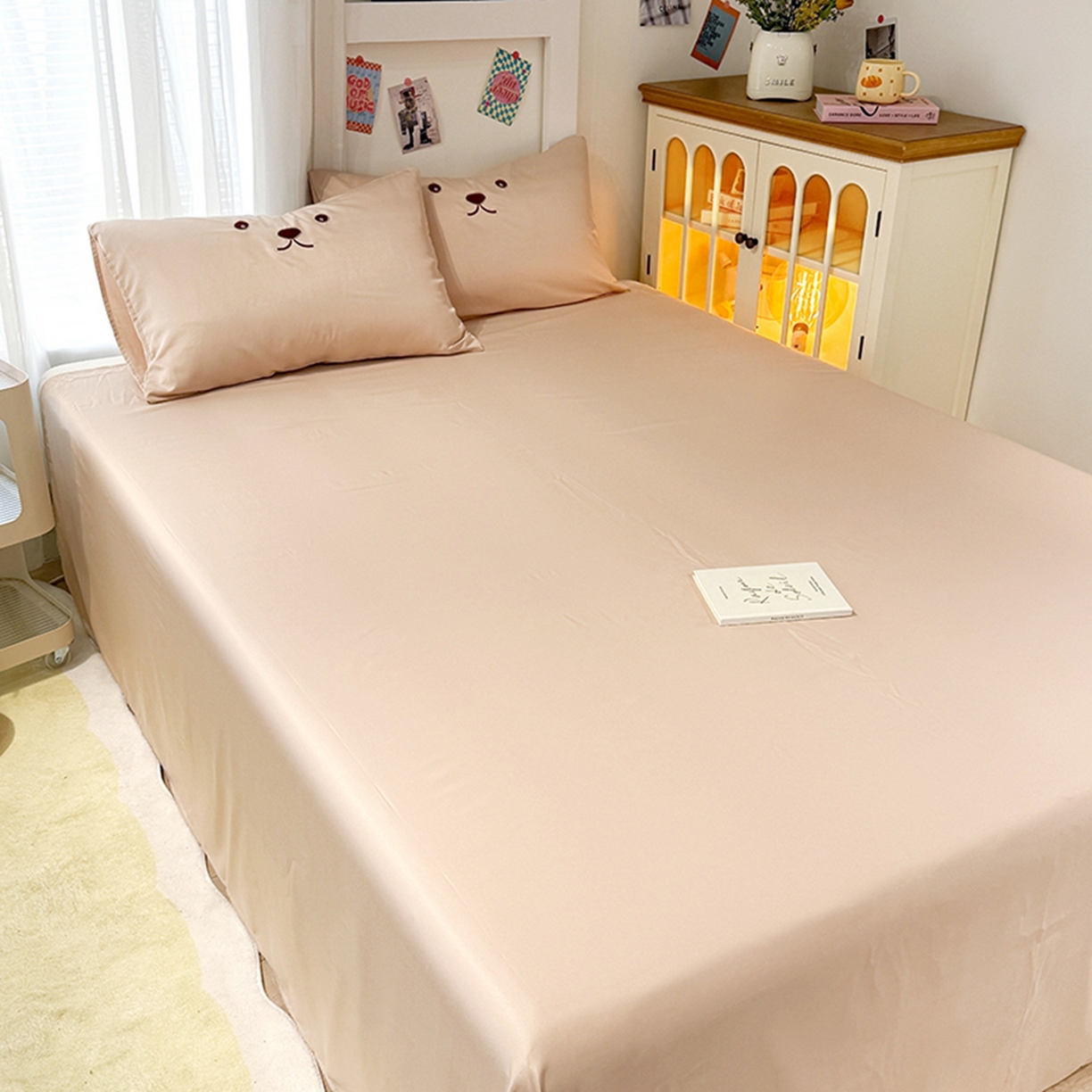 91家纺网 家纺一手货源 找家纺 色鬼布艺高端家居主号 2026春夏新款小清新元气刺绣水洗真丝夏被夏凉被空调被 小熊-奶咖