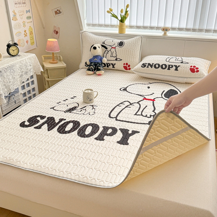 91家纺网 家纺一手货源 找家纺 （总）色鬼布艺高端家居主号 2026新款卡通史努比凉感丝乳胶席子凉席夏被夏凉被空调被