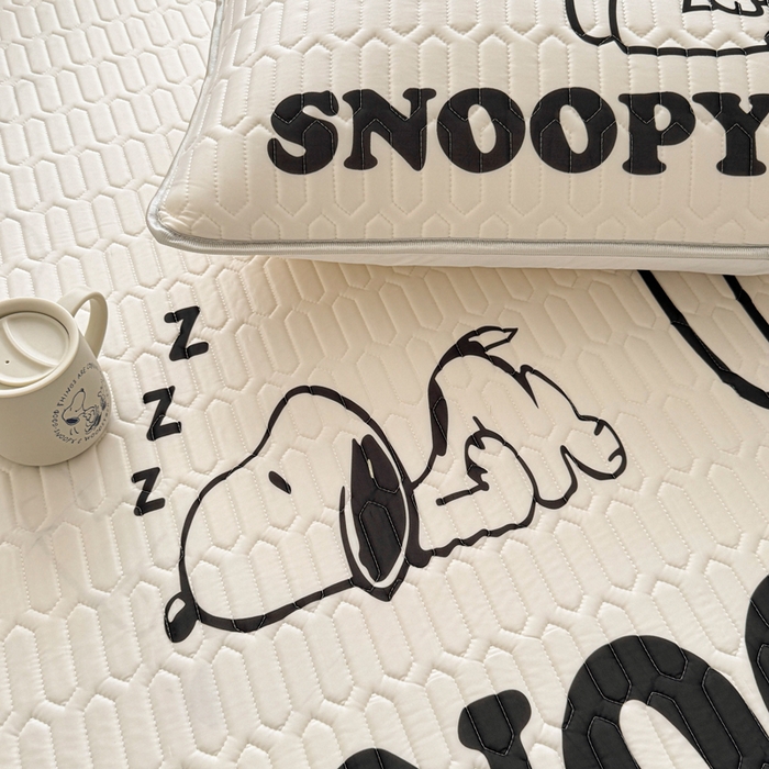 91家纺网 家纺一手货源 找家纺 （总）色鬼布艺高端家居主号 2026新款卡通史努比凉感丝乳胶席子凉席夏被夏凉被空调被