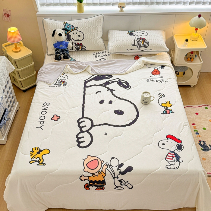 91家纺网 家纺一手货源 找家纺 色鬼布艺高端家居主号 2026新款卡通史努比凉感丝乳胶席子凉席夏被夏凉被空调被 史努比快乐世界