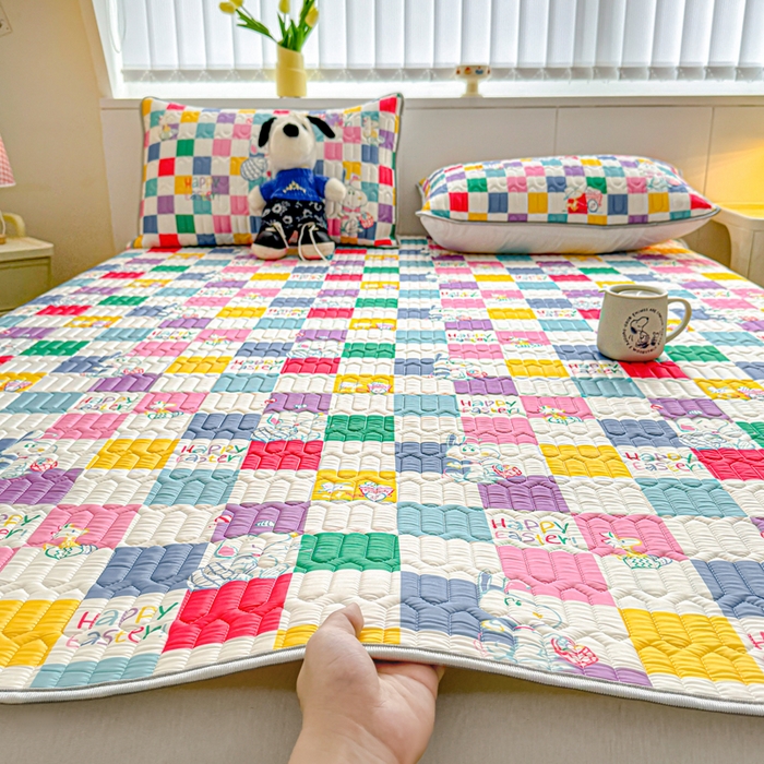 91家纺网 家纺一手货源 找家纺 色鬼布艺高端家居主号 2026新款卡通史努比凉感丝乳胶席子凉席夏被夏凉被空调被 史努比彩虹格