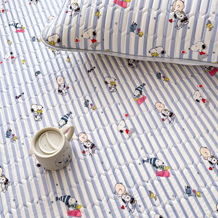 91家纺网 家纺一手货源 找家纺 色鬼布艺高端家居主号 2026新款卡通史努比凉感丝乳胶席子凉席夏被夏凉被空调被 史努比俱乐部