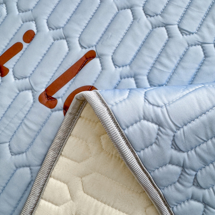 91家纺网 家纺一手货源 找家纺 色鬼布艺高端家居主号 2026新款卡通史努比凉感丝乳胶席子凉席夏被夏凉被空调被 史努比爱心