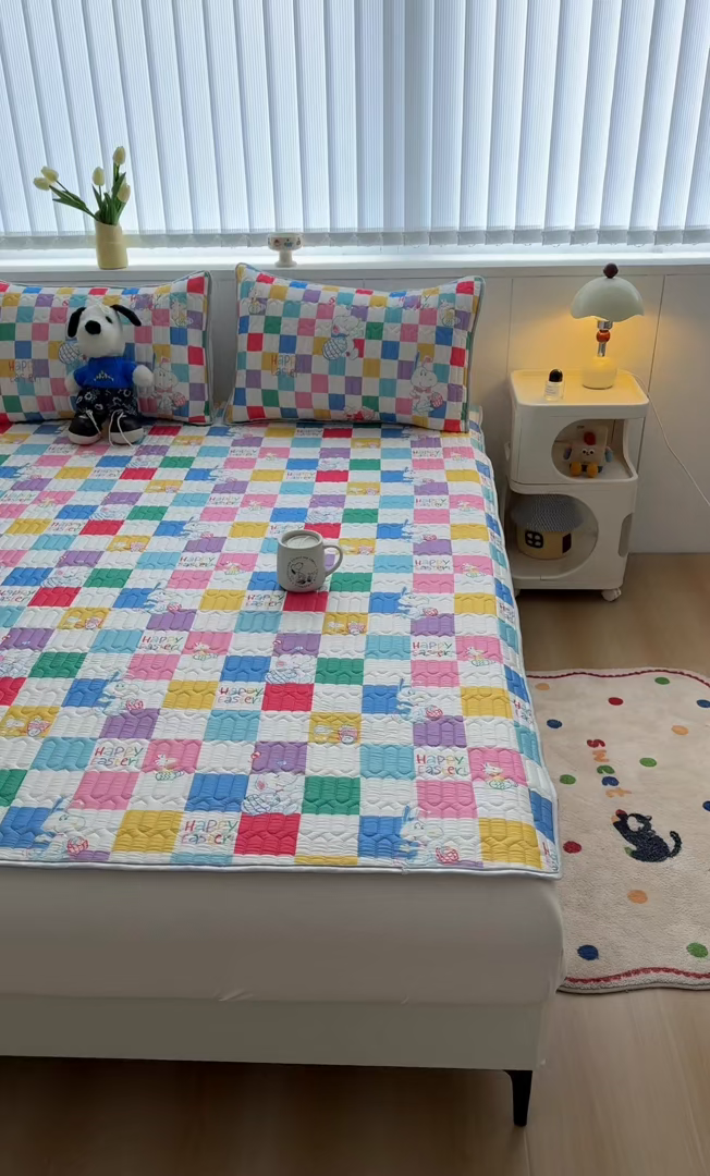 91家纺网 家纺一手货源 找家纺 色鬼布艺高端家居主号 2026新款卡通史努比凉感丝乳胶席子凉席夏被夏凉被空调被 史努比彩虹格