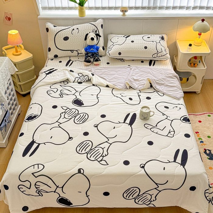 91家纺网 家纺一手货源 找家纺 色鬼布艺高端家居主号 2026新款卡通史努比凉感丝乳胶席子凉席夏被夏凉被空调被 史努比乐园