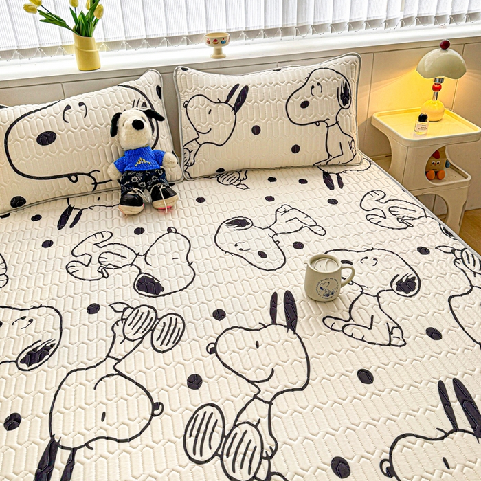 91家纺网 家纺一手货源 找家纺 色鬼布艺高端家居主号 2026新款卡通史努比凉感丝乳胶席子凉席夏被夏凉被空调被 史努比乐园