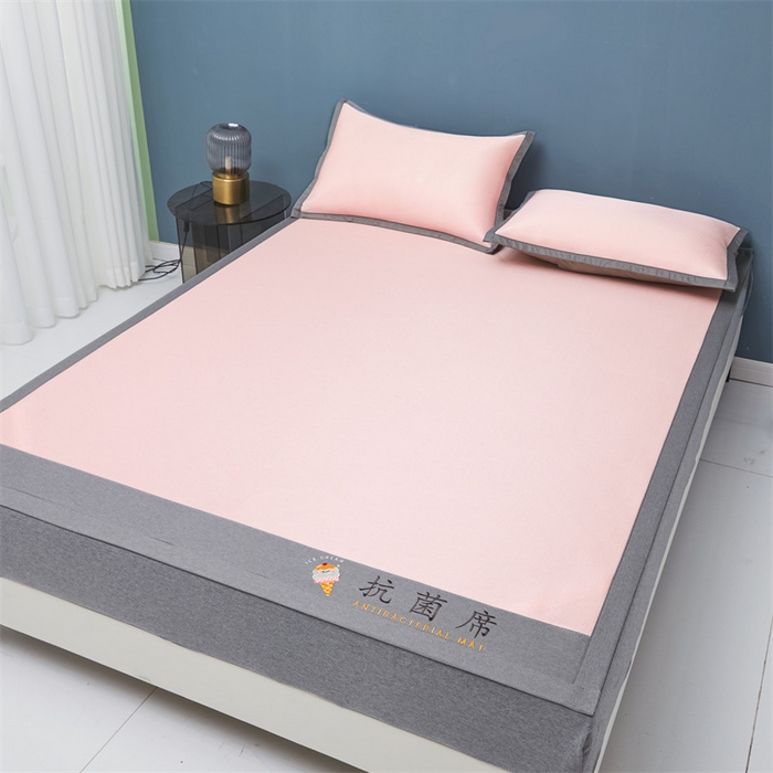 91家纺网 家纺一手货源 找家纺 色鬼布艺高端家居主号 2026新款抗菌冰激凌色织提花床单款床席冰丝席席子凉席 冰激凌-烟粉