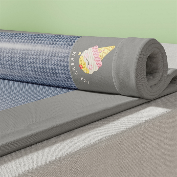 91家纺网 家纺一手货源 找家纺 色鬼布艺高端家居主号 2026新款抗菌冰激凌色织提花床单款床席冰丝席席子凉席 冰淇淋-浅蓝