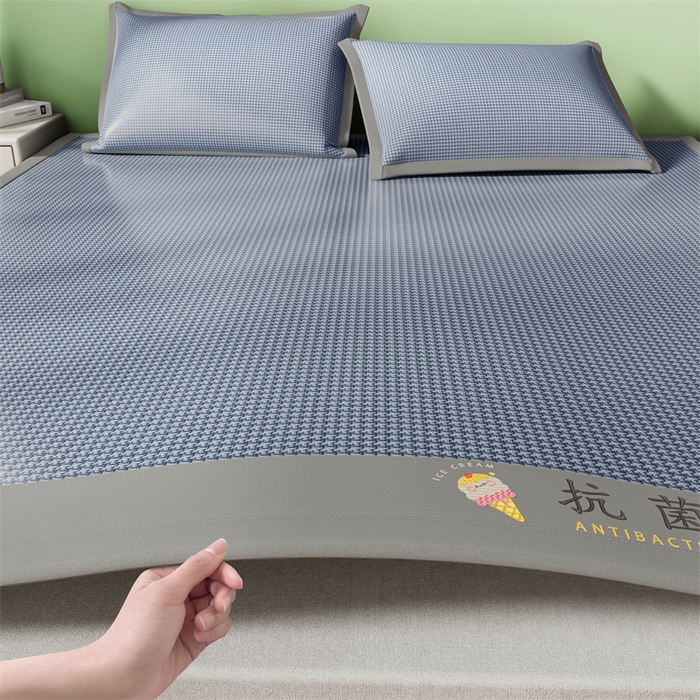 91家纺网 家纺一手货源 找家纺 色鬼布艺高端家居主号 2026新款抗菌冰激凌色织提花床单款床席冰丝席席子凉席 冰淇淋-浅蓝