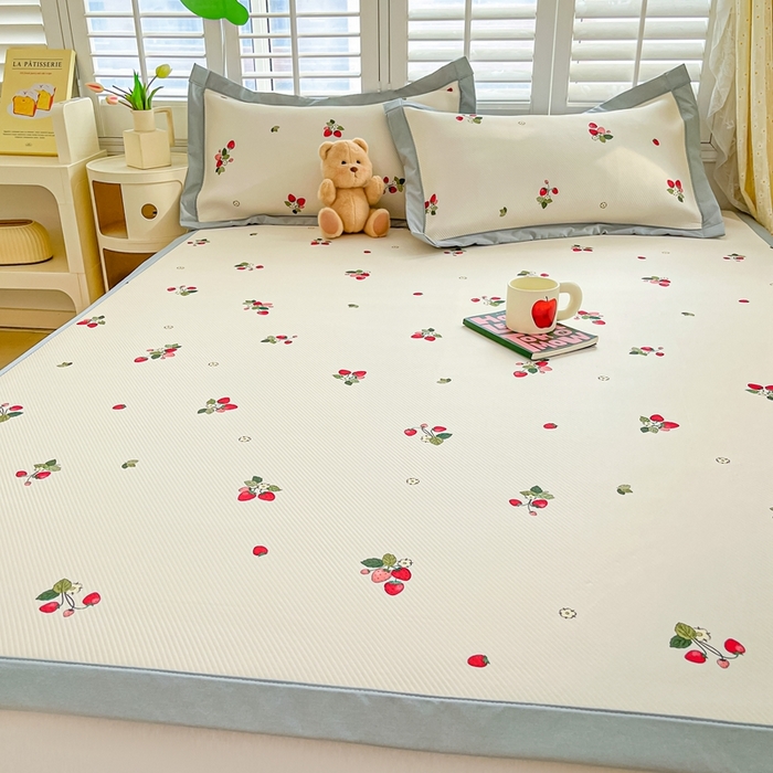 91家纺网 家纺一手货源 找家纺 女子家纺 2026新款大斜纹复合冰丝凉席-床席款 奶油草莓