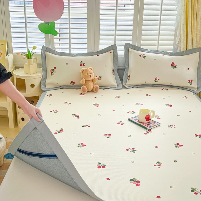 91家纺网 家纺一手货源 找家纺 女子家纺 2026新款大斜纹复合冰丝凉席-床席款 奶油草莓