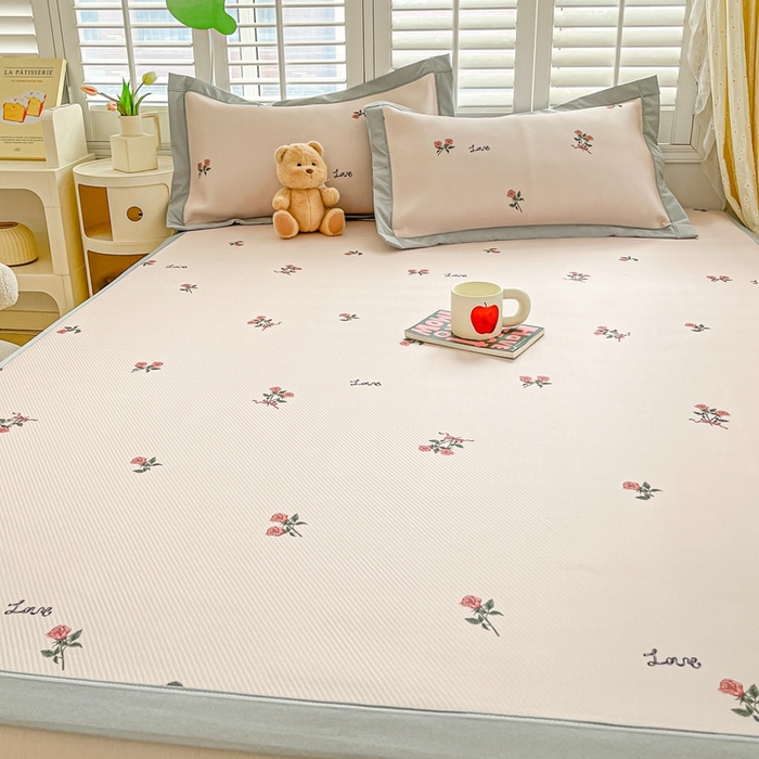 91家纺网 家纺一手货源 找家纺 女子家纺 2026新款大斜纹复合冰丝凉席-床席款 尤克里里粉